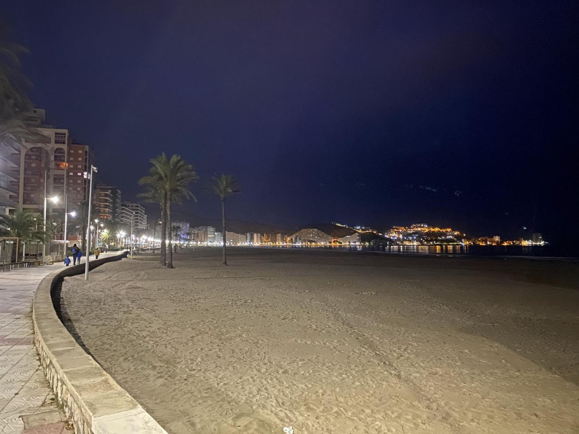 Beachfront And Cozy Apartment Cullera Eksteriør billede